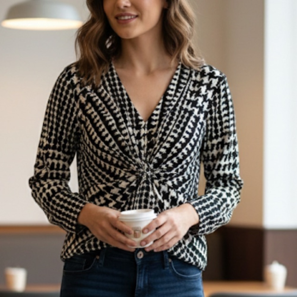 Daisy Fuentes Black and White Patterned Blouse